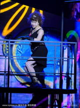 幻灯图集：邓超穿网袜大跳钢管舞 模仿杰克逊动作