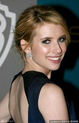 高清组图：艾玛-罗伯兹蓝色礼服亮相金球奖派对