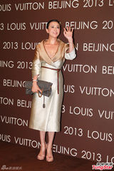 组图：刘嘉玲睡袍装秀美胸 孙俪否认百万片酬