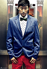 组图：宋珉宇撞色写真展时尚气质