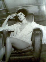 幻灯图集：妮可-基德曼登《Vogue》 黑白照优雅