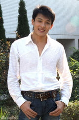 组图：孙艺洲童年青年时期罕见生活照