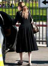 组图：朱莉皮特带子女度情人节 儿子酷似小霸王