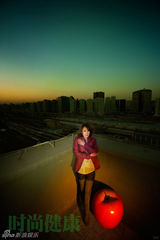 高清图：李念时尚写真登杂志 演绎城市黑夜精灵