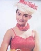 组图：网曝周迅16岁青涩挂历照 成热门收藏品