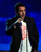 高清组图：格莱美音乐奖现场 亚当-桑德勒登台发言