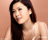 高清图：周丽淇代言隐形眼镜 演绎三种不同女性