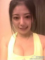 组图：最美马拉松女孩走红 私照曝光豪露半球