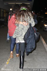 组图：赛琳娜比伯再次分手后现身机场避狗仔