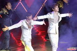 组图：东方神起开唱 劲歌热舞粉丝high不停