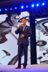 组图：《黄金》朱亚文评女神 周迅挑酒汤唯挑人