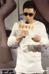 组图：张柏芝《河东狮吼2》发布会避谈谢霆锋