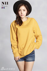 组图：韩星闵孝琳春装新款写真 休闲装扮舒适时尚