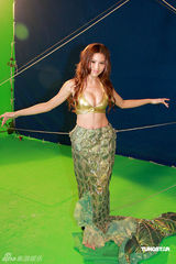 幻灯图集：周秀娜化身性感美人鱼 助阵庾澄庆个唱