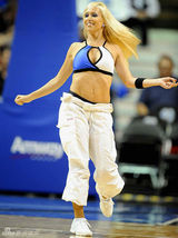 幻灯图集：NBA啦啦队美女美图100张 展运动之美