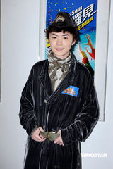 幻灯组图：众星古装亮相 现身“翡翠明珠耀马场”