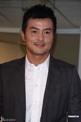 组图：李铭顺台湾拍新戏 林心如大方邀约范文芳