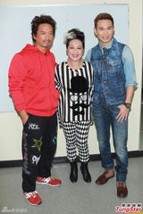 组图：Lollipop F录制《奖门人》凹造型爆笑