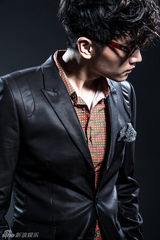 组图：阳光暖男陈晓【演员】暗色系大片颠覆魅惑