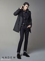 组图：韩星金英光为代言服装拍硬朗帅气写真