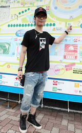 高清组图：陈楚生赴日参加音乐节 为新专辑找灵感