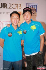 组图：白赖仁笠臣亮相 洪天明欲培养儿子踢球