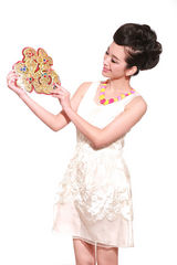 组图：章雯淇淡雅写真 为新年送祝福