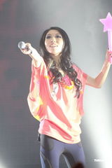 组图：曲婉婷香港音乐会 否认借版权事件炒作