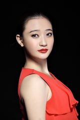 组图：阎娜烈焰红唇展妩媚风情 新气质女生独树一帜