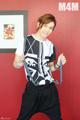 组图：男团M4M公开全新写真 Jimmy变温柔男