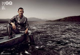 姜文荣登《GQ》封面 优雅绅士沧桑后笑看人生