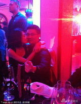 幻灯图：王菲刘嘉玲梁朝伟齐聚派对 小S吻老公