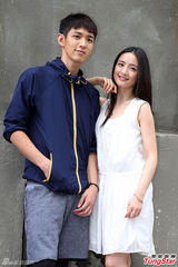 组图：柯震东搭档林依晨 嘴甜夸：年纪跟我一样