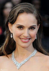 高清组图：娜塔丽-波特曼携未婚夫本杰明晒恩爱