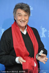 幻灯图集：《谜团》发布会 主创红围巾抢镜