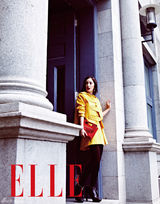 组图：杨幂《ELLE》大片游走京城干练利落