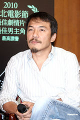 组图：毕晓海送郝蕾“第五张画” 祝“妈妈”骑金马