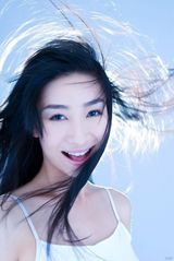 幻灯：陶昕然动感写真曝光 温柔“探春”显清纯 