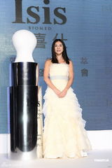 组图：杨采妮不老有秘诀 享受一个人生活