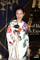 组图：李玟与未婚夫携手亮相 出席活动秀恩爱