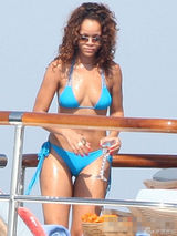 组图：蕾哈娜庆25岁生日 最爱比基尼大盘点