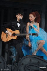 组图：薛凯琪红馆首开个唱 房祖名方大同共助阵