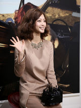 高清图：韩星韩艺瑟手机画报制作发表会