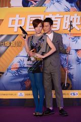 组图：《盲探》刘德华郑秀文再演情侣默契足