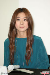 组图：陈绮贞活动快闪 众媒体扑空傻眼