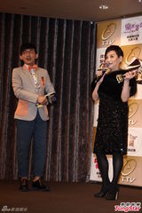 组图：张小燕黄子佼战金钟 纪念25年师徒情