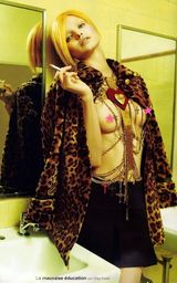 幻灯图集：名模米兰达-可儿学校制服诱惑写真