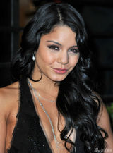 高清图：凡妮莎-哈金斯性感装扮亮相奥斯卡派对