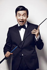 组图：田征英伦时尚写真展现多面性格