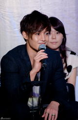 高清组图：金贤重帅气亮相亚洲巡演曼谷站记者会